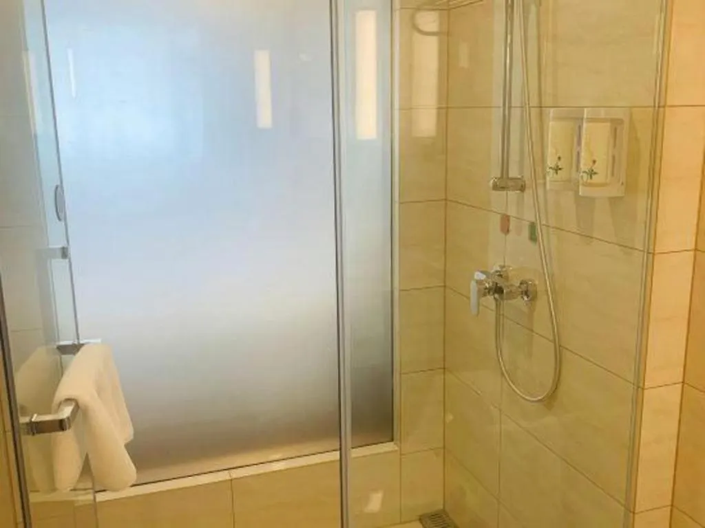 Vienna Hotel Zhengzhou Fengchan Road Fortune Plaza
