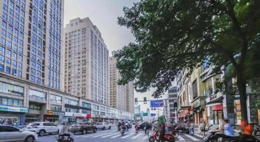 Vienna Hotel Zhengzhou Fengchan Road Fortune Plaza 3*,  Kina
