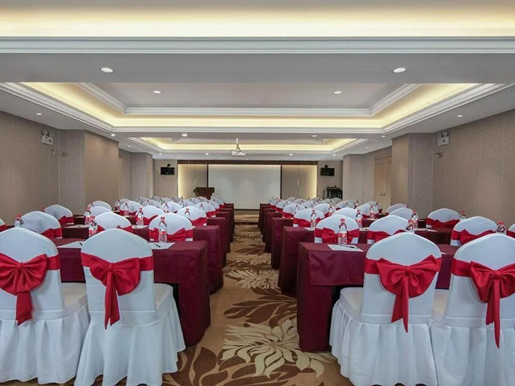 Vienna Hotel Zhengzhou Fengchan Road Fortune Plaza 3*,